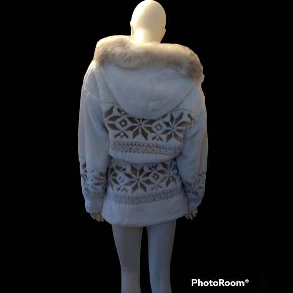 🚨 Host pick 🚨 Cabelas Coyote fur coat - Picture 6 of 13